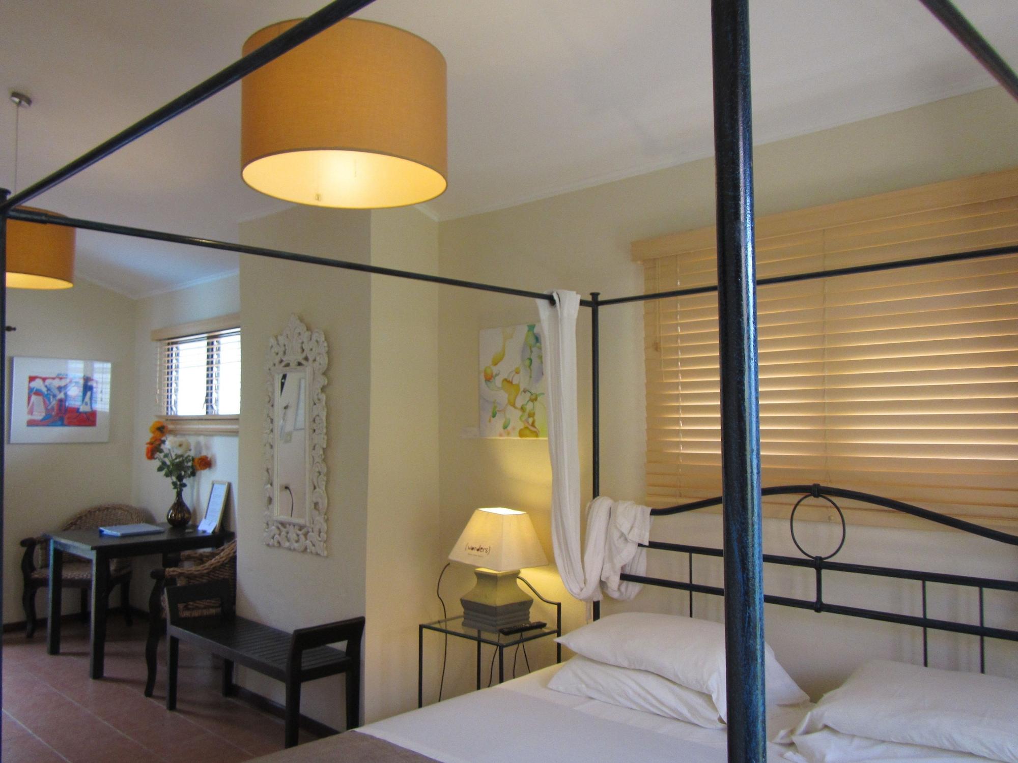 Wonders Boutique Hotel Oranjestad Exterior photo